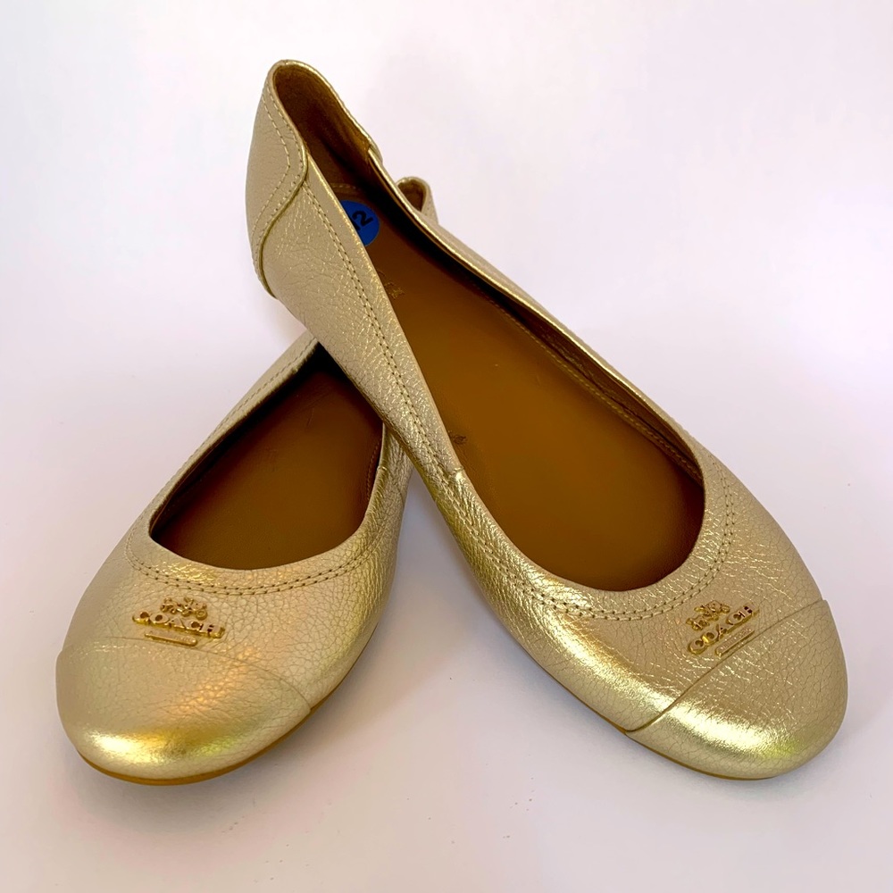 Coach Authentic Unworn, New, Gold Leather Flats w Gold Hardware, Size 6.5